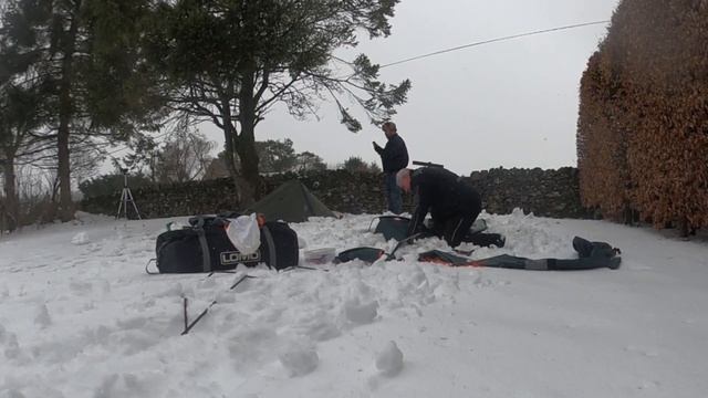 Pitching the Gelert Mongoose 2 in six inches of snow (Swearing) смотреть онлайн