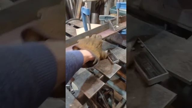 Резка полосы рычажными ножницами смотреть онлайн