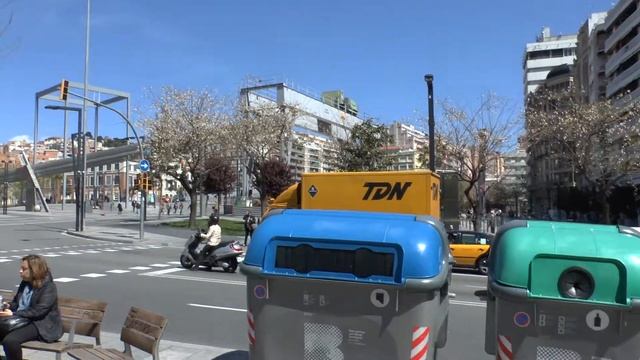 Барселона, по дороге в парк Гуэль смотреть онлайн