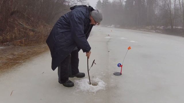 За ЩУКОЙ на р. САБА . еле ВЫТАЩИЛ !!! смотреть онлайн