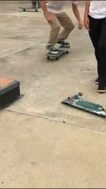 , 💥💥#skate #skateboarding #skatelife #costarica #lofi #shorts #skateboard #lofy #sk8 #skaw#sk8 смотреть онлайн