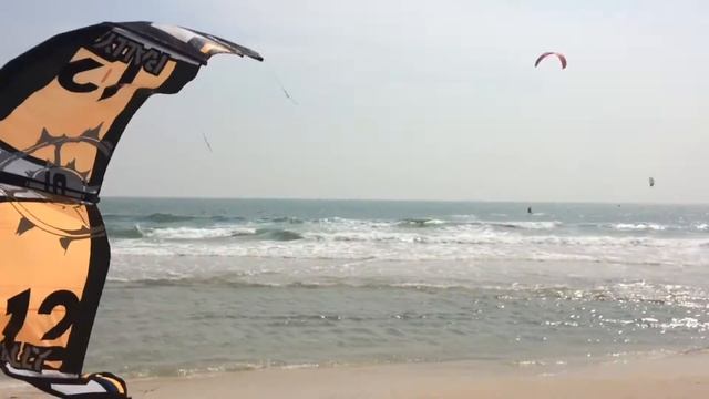 Кайтеры готовятся к отплытию, отсняли весь процесс, Тайланд Хуахин смотреть онлайн