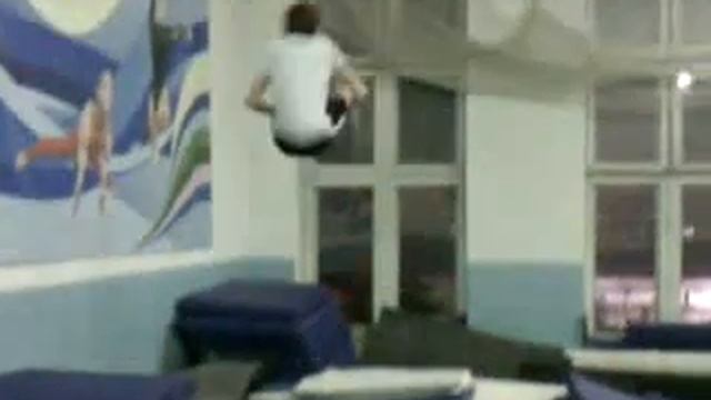 ГИМНАСТИКА part#2 2X сальто вперёд с батута Мирюгин данил смотреть онлайн