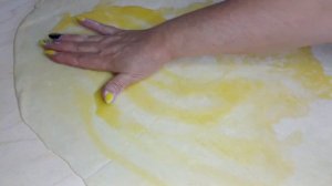 ДРОЖЖЕВОЕ СЛОЁНОЕ ТЕСТО СВОИМИ РУКАМИ.ПРОСТОЙ И БЫСТРЫЙ ПРОЦЕСС ПРИГОТОВЛЕНИЯ.