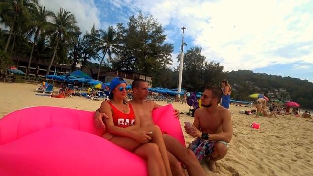 РУССКИЕ ТУРИСТЫ ВЫИГРЫВАЮТ ДЕНЬГИ НА ПХУКЕТЕ $$$ ОТДАДИМ БАТЫ И ДОЛЛАРЫ смотреть онлайн