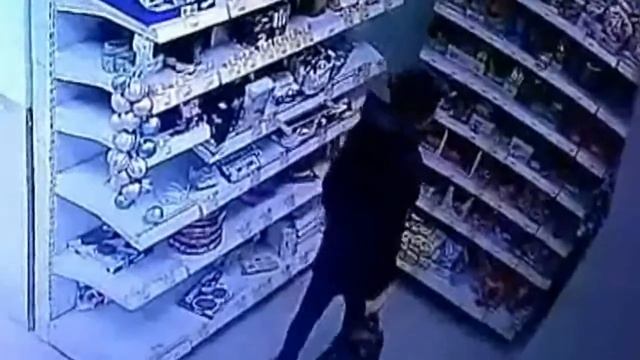 В Кирове разыскивают подозреваемого в хищении продуктов смотреть онлайн