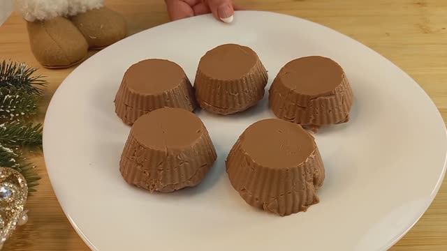 Шоколадный десерт всего из 3 ингредиентов без выпечки и без желатина смотреть онлайн