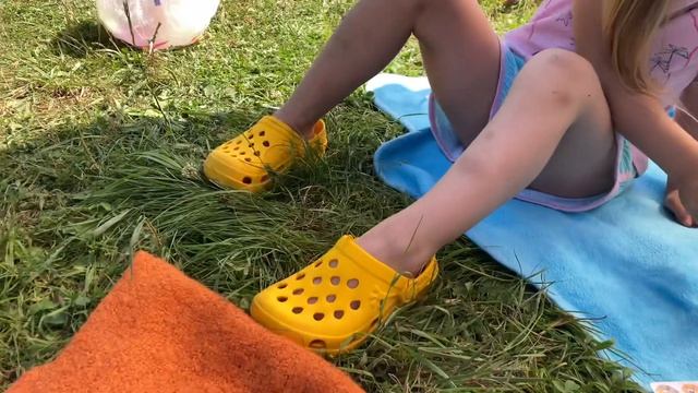 Выходные у реки смотреть онлайн