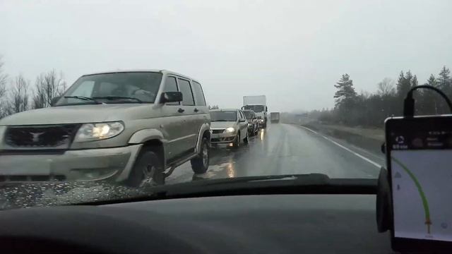 Погода не айс, объявили штормовое и мы решили свалить на юг) Дорога и погода на выезде из Мурманска смотреть онлайн