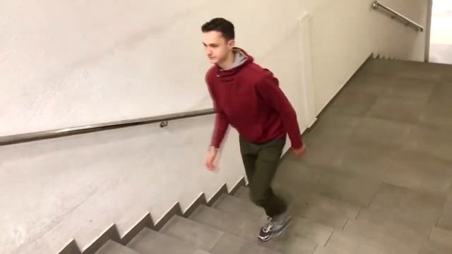 ОБЫЧНЫЙ ДЕНЬ ЖИТЕЛЯ ГОРОДА ЧЕРНЯХОВСКА | МОБИЛЬНОЕ ПРИЛОЖЕНИЕ "МОЙ ЧЕРНЯХОВСК" смотреть онлайн