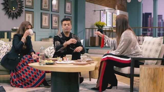 Karan Johar calls Shweta Bachchan the WORLD's BIGGEST STALKER!! | BFFs With Vogue смотреть онлайн