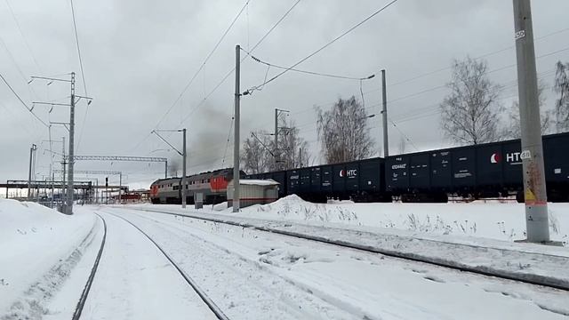 2ТЭ116У-0043. Прибывает с запада с тяжёлым грузовым. Петрозаводск. смотреть онлайн