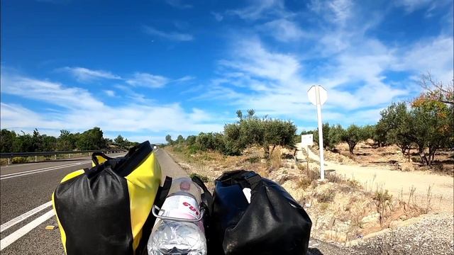 73 День World Inclusive Trip | Утро в палатке на трассе. Приютил Испанец дома. смотреть онлайн