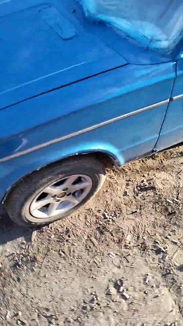 Баллончиком. осталось крышу покрасить. смотреть онлайн