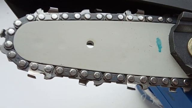 Пила цепная аккумуляторная почему вытягивается цепь