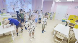 Зарядка в старшей группе "Карамельки"