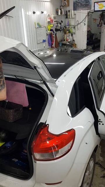 Сделай тонировку сам. Lada xray,  чёрная глянцевая плёнка н