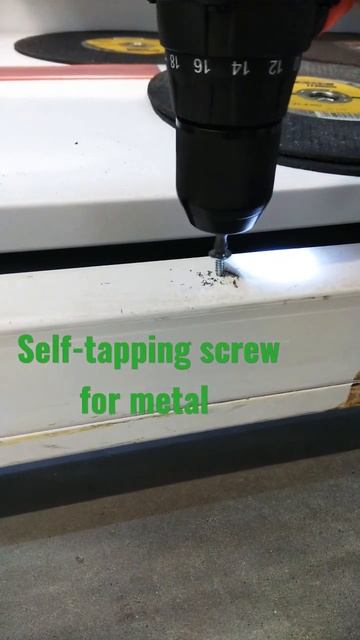 Self-tapping screw with a press washer for metal смотреть онлайн