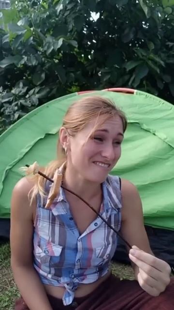 Ты с подругой в походе С ПАЛАТКАМИ смотреть онлайн