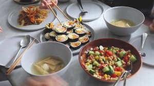 KitchenStory Кимбап в Нью-Йорке🥗Салат из нута, тунца и ветчины Кимбап