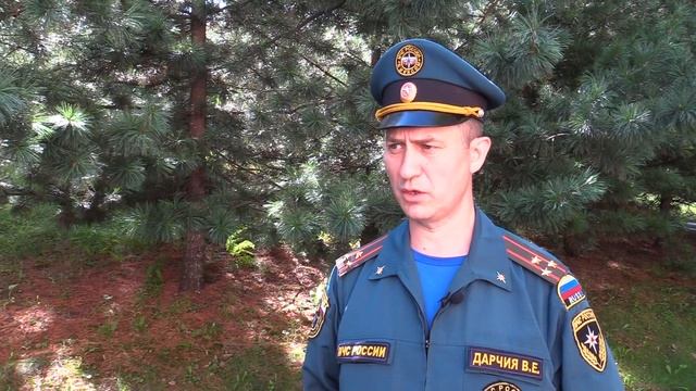 В населенном пункте Корсаково-2 организован спасательный пост. Спасатели помогают местным жителям смотреть онлайн