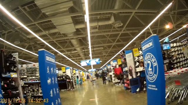 Казань. Декатлон украл что-то (охранники) но не знаем что. смотреть онлайн