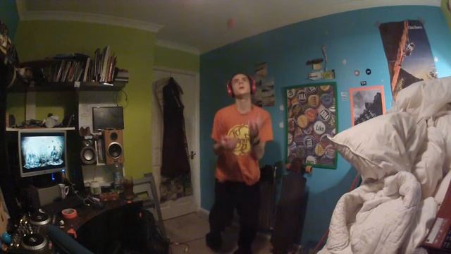 Hip Hop Juggling Novemember Has Come смотреть онлайн