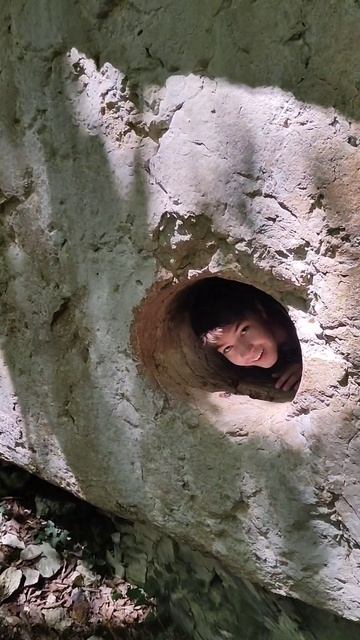 Азантский дольмен — Абхазия #shorts #абхазия #путешествия #приключения #дольмены смотреть онлайн