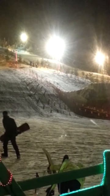 Прыжок с трамплина на трехгорье в НИЖНЕВАРТОВСКЕ смотреть онлайн