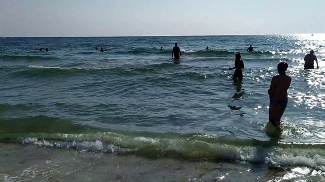 Вечірній Залізний Порт. Хвилі. Тепла водичка смотреть онлайн