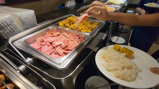 Finio Restaurant- P185 Buffet Breakfast in Quezon City смотреть онлайн
