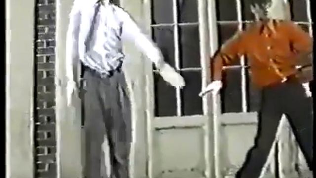 Одни из самых первых танцоров electric boogie в СССР смотреть онлайн