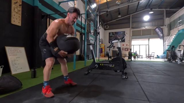 Bikeerg + sandbag crossfit смотреть онлайн