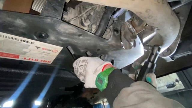 Замена масла в редукторах и муфте Haldex Geely Monjaro в техцентре RUSGEELY