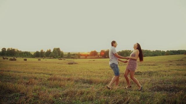 Женя и Юля. Предсвадебная прогулка в Выксе смотреть онлайн