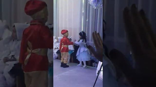 Талантливые дети в Худжанде!!! Амира смотреть онлайн