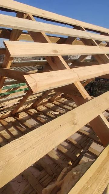 Переделка крыши на деревянном домике!