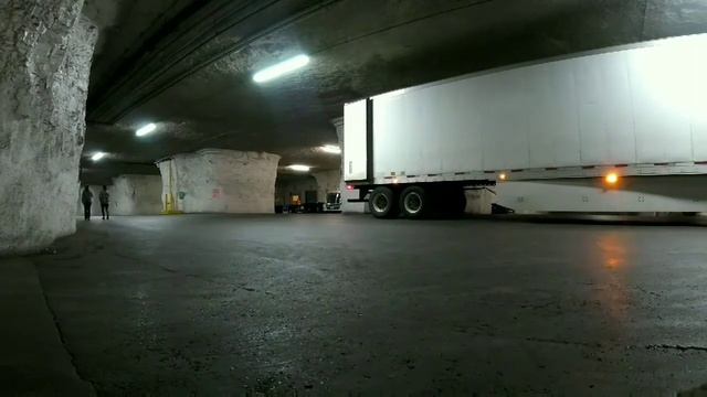 Kansas City Missouri 《UNDERGROUND》Дальнобой по США/Андрей Губеня смотреть онлайн