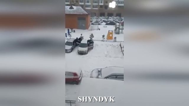 Бір белсендіге Назарбаевтың бес иті жабылды. Астана 28.02.2021. (Марат Мұсабаев) смотреть онлайн