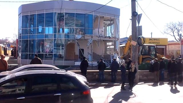Снос магазина на Центральном рынке Симферополя 9 03 2015 смотреть онлайн
