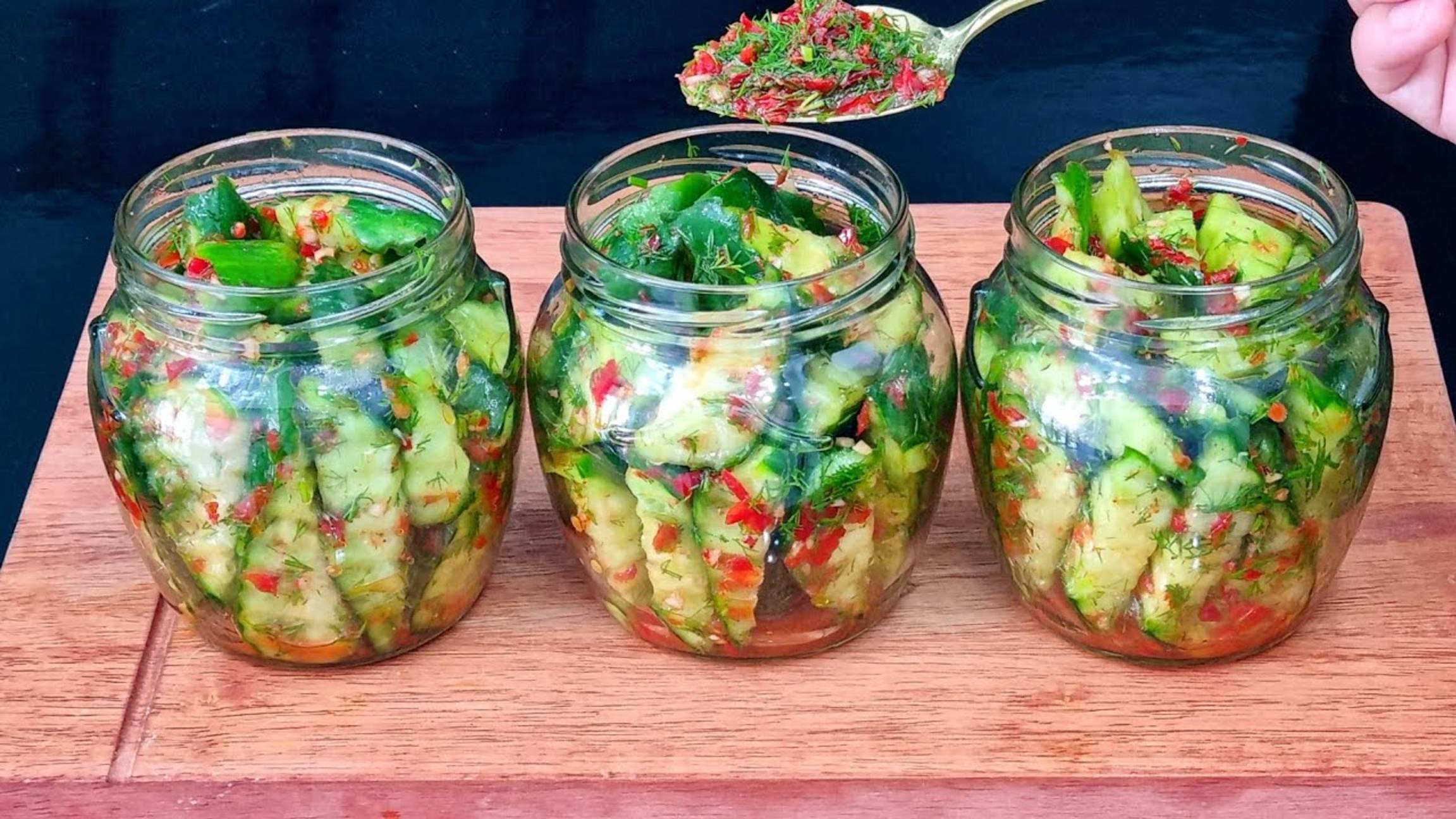 Гости приезжают со своим огурцом лишь бы я им сделала этот рецепт! Улётная закуска к шашлыку. смотреть онлайн