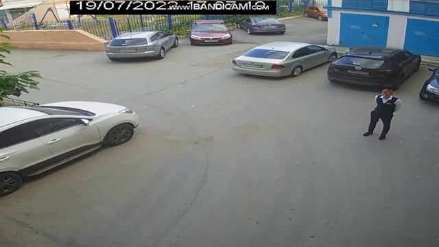 гостиница бристоль жигули разлив помоев во дворе жилого дома смотреть онлайн