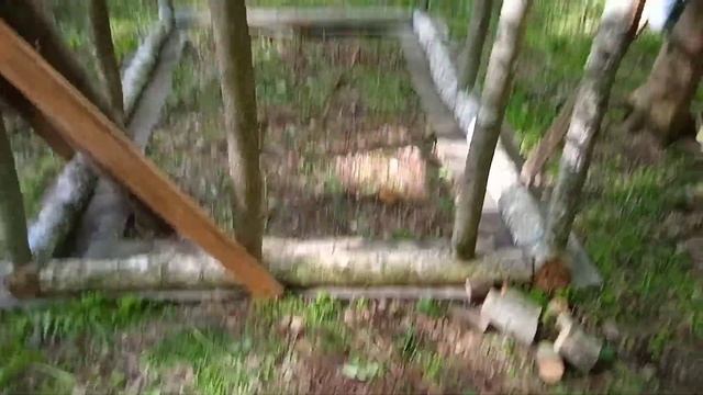 Постройка шалаша - балагана в лесу. смотреть онлайн