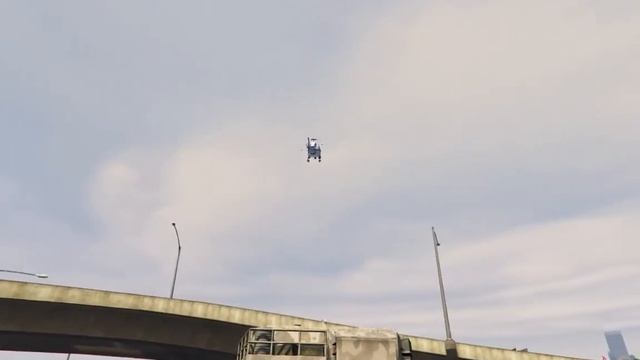 Куражусь на танке Rhino в GTA V ;) смотреть онлайн