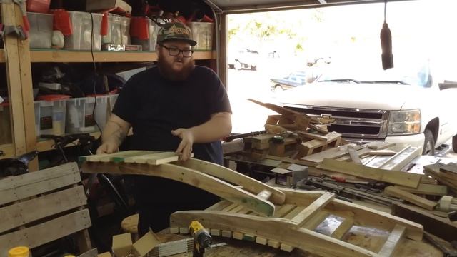 Boy Scout Chair - Pallet Up Cycle Challenge 2015 смотреть онлайн