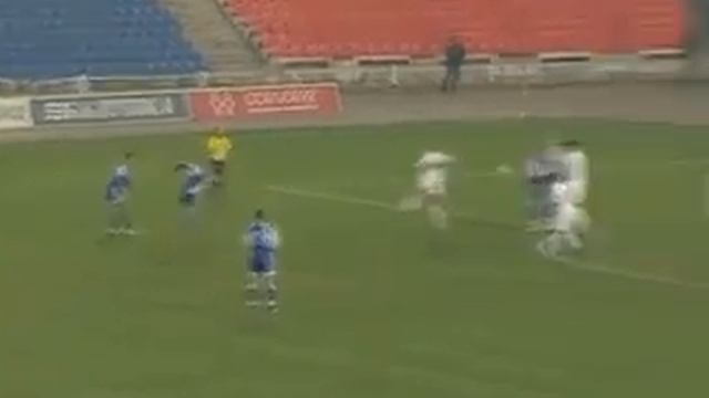 Пас головой со штрафного / Pass the head with a free kick смотреть онлайн