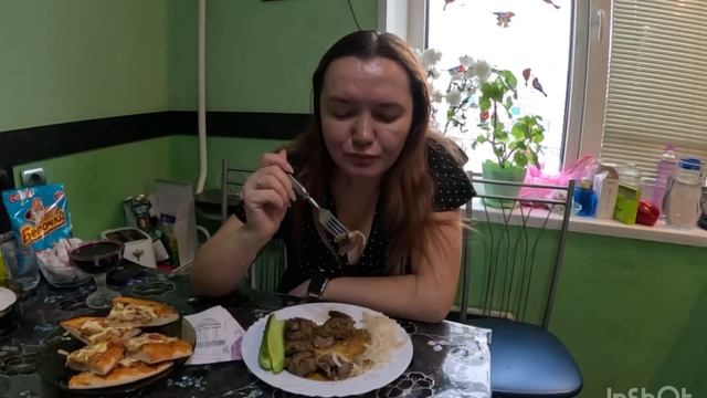 Пицца домашняя, печень куриная. Мукбанг, домашняя еда, обжор😋 смотреть онлайн