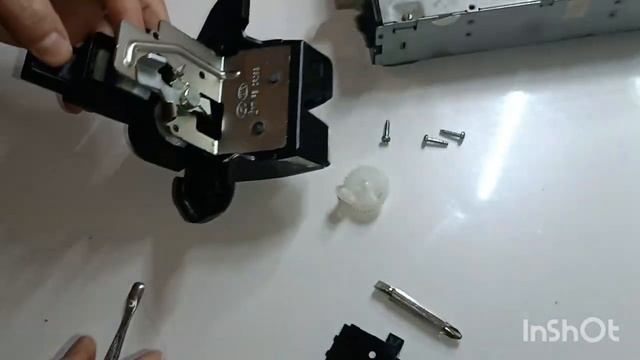 Ремонт замка багажника kia Rio x-line, без спиливания заклёп