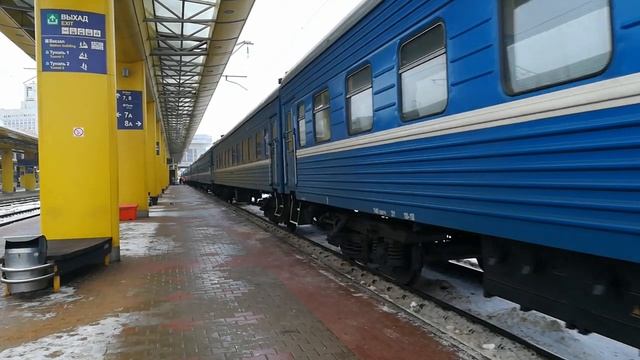 ЧС4т-599 с пассажирским поездом сообщением Минск-Брест /CHS4t-599 with passenger train Minsk-Brest смотреть онлайн