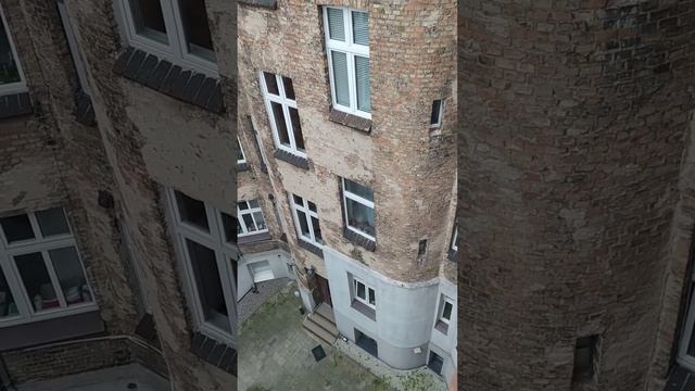 внутрішній дворик (хостел Познань) 05.2024 смотреть онлайн